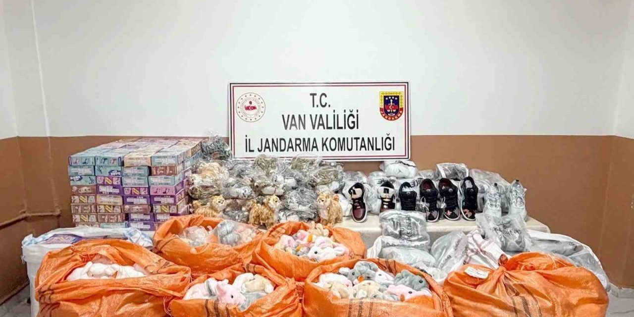 Van’da 4 milyon 100 bin lira değerinde gümrük kaçağı malzeme ele geçirildi