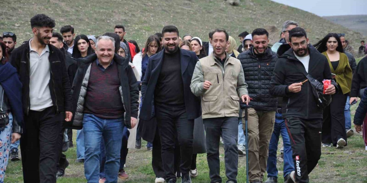 Turizm Haftası’nda tarih ve doğa iç içe: Ani’de unutulmaz yürüyüş