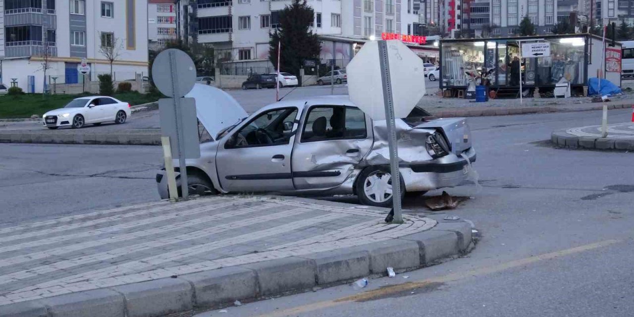 Malatya’da iki araç çarpıştı: 4 yaralı