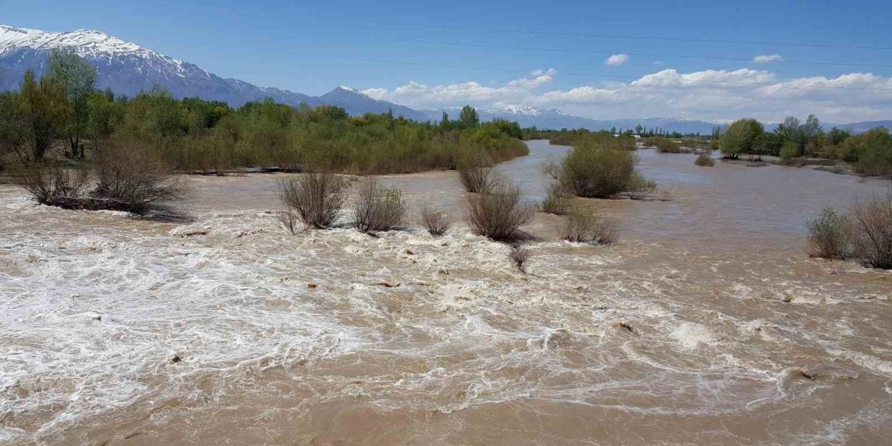 Doğu’da kar suları nehirleri coşturdu, barajlar doldu