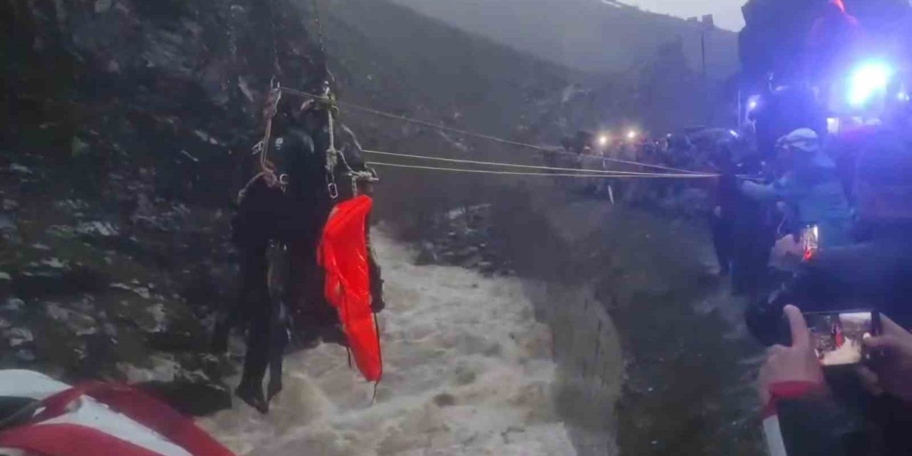 Tatvan’daki mikser kazasında sürücü hayatını kaybetti