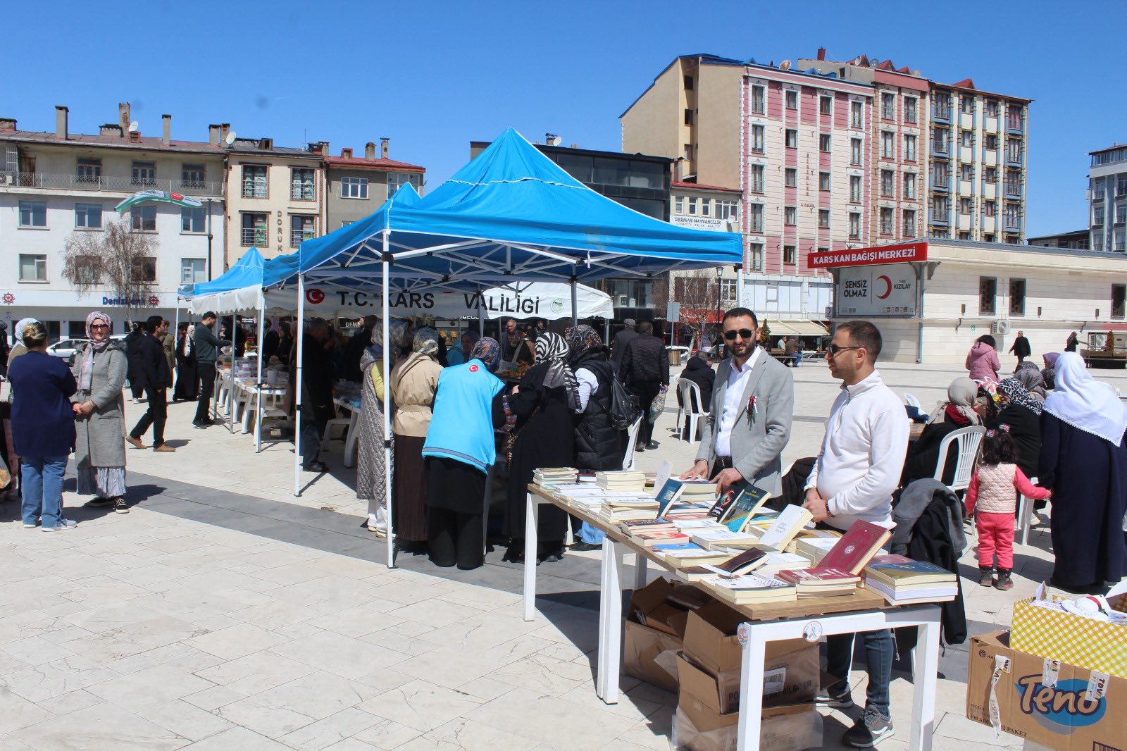 Kars’ta "İki İnsan Bir Hayat" Kermesine Yoğun İlgi
