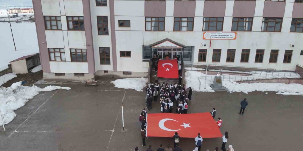 Karayazılı gençlerin vefa duruşu