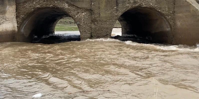 Ağrı’da kar suyu dereleri coşturdu