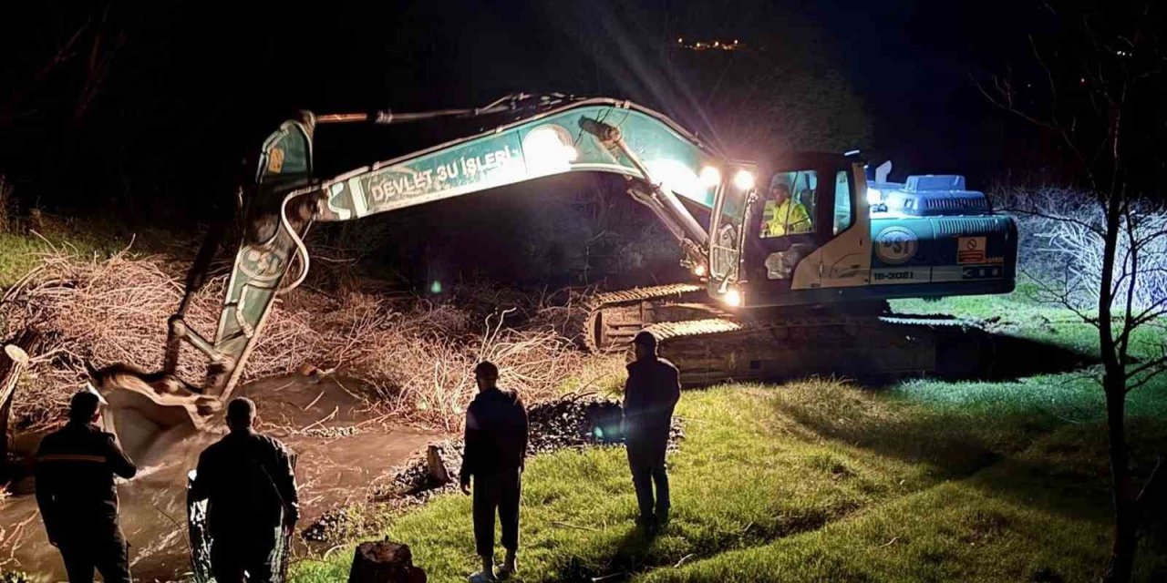 Çardaklı Deresi’nde taşkın kontrol altına alındı