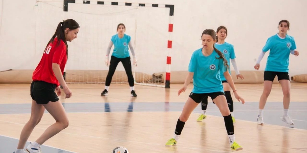 Bahar Şenlikleri futsal müsabakasıyla başladı