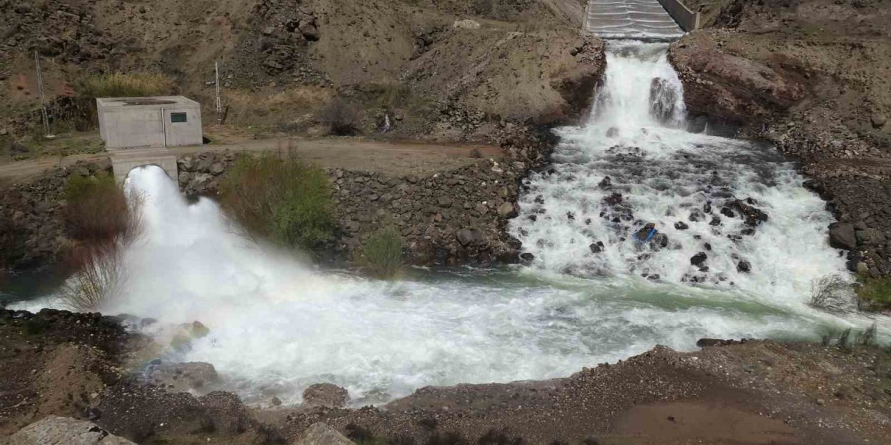 Malatya’da barajlar doldu, kapaklar açıldı