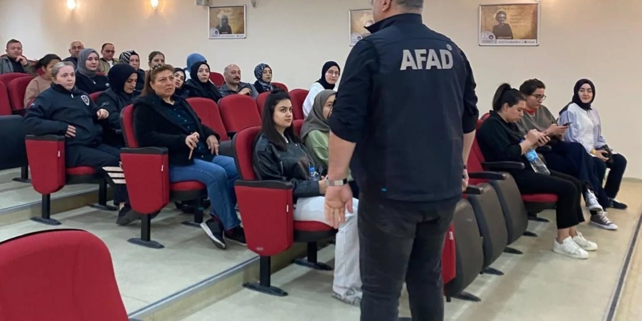 Erzincan’da afet bilinci eğitimleri sürüyor