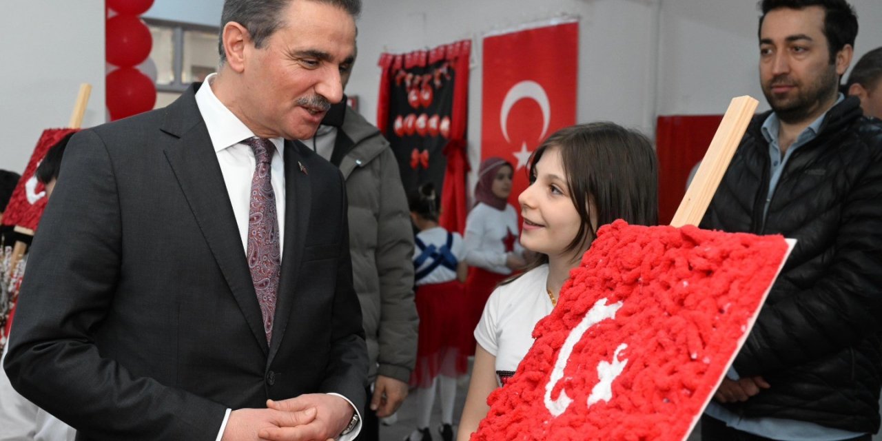 Çocuklardan anlamlı "bayrak" vurgulu çalışma