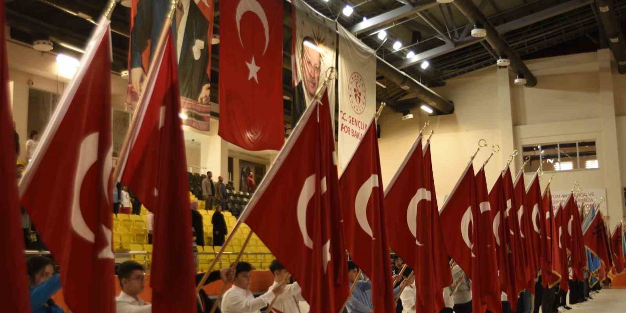 Bitlis’te 23 Nisan Ulusal Egemenlik ve Çocuk Bayramı kutlandı