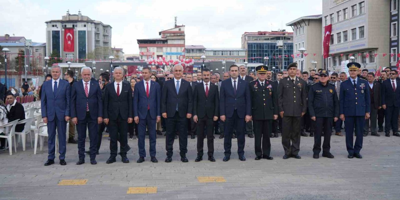 Muş’ta 23 Nisan Ulusal Egemenlik ve Çocuk Bayramı kutlandı