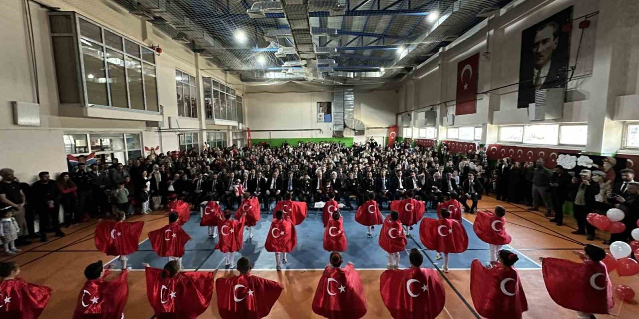 Yüksekova’da 23 Nisan Ulusal Egemenlik ve Çocuk Bayramı kutlandı