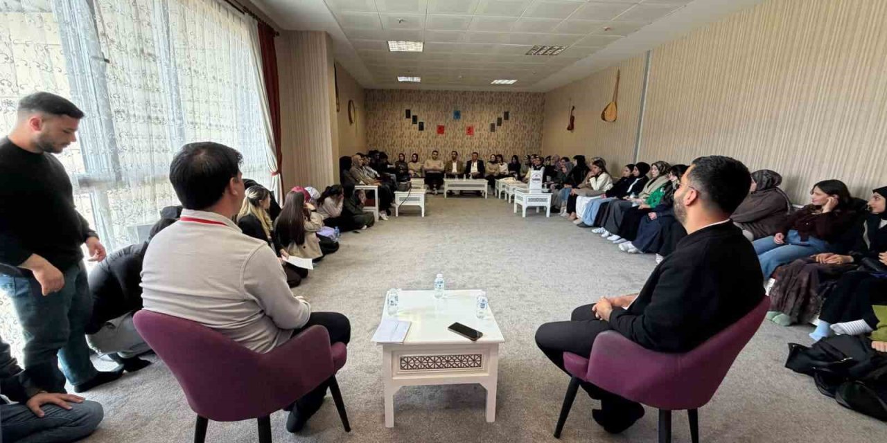 Patnos’ta "Gelenek ve Modernlik" temalı bilim kafe buluşması