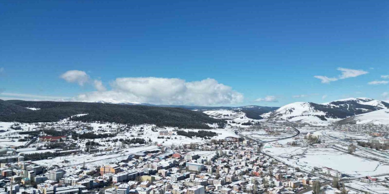 Kars ve Sarıkamış beyaza büründü: Doğu’nun masalsı kış manzarası havadan görüntülendi