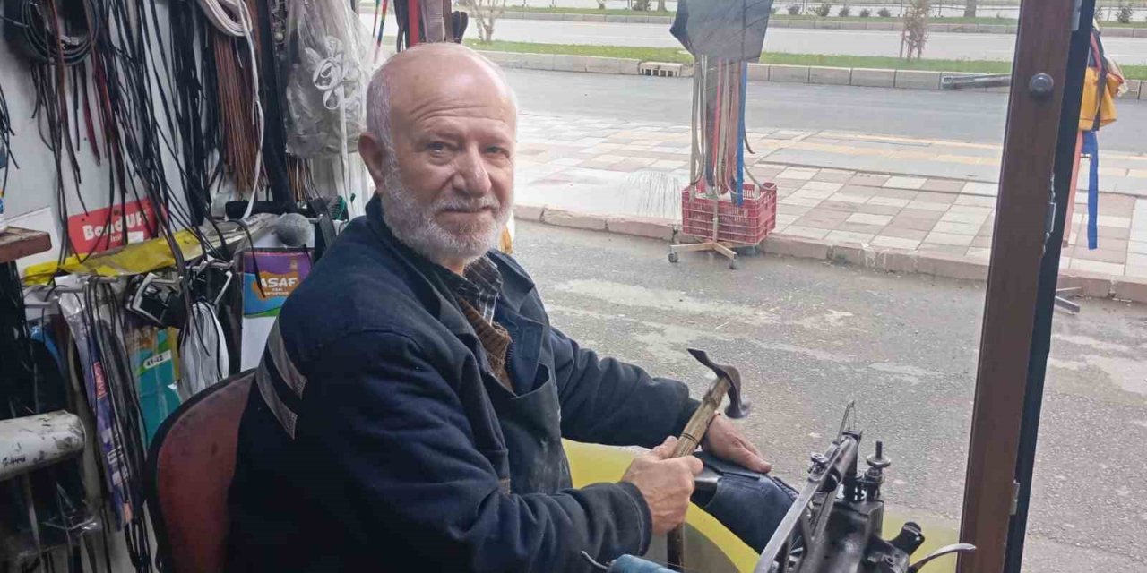 Baba mesleğini 45 yıldır sürdüren ustadan gençlere ‘meslek öğrenin’ tavsiyesi