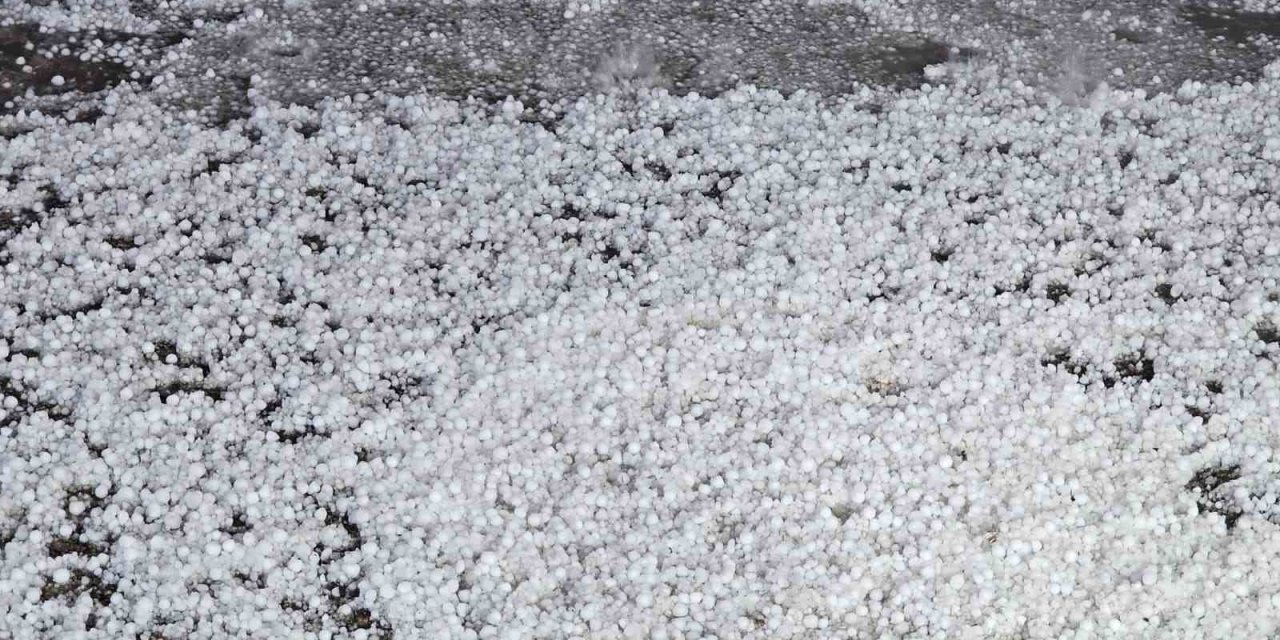 Elazığ’da dolu etkili oldu