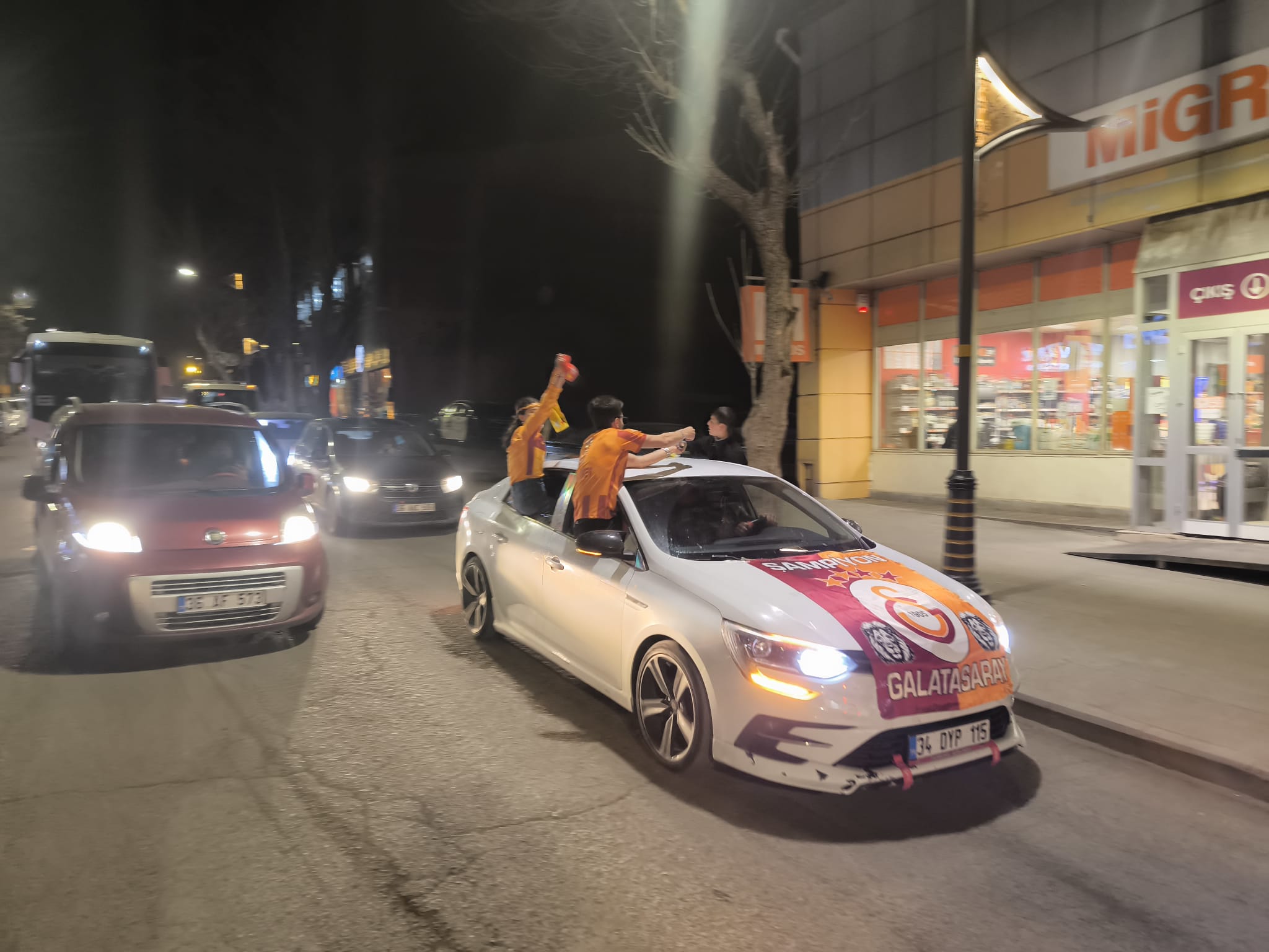 Galatasaray’ın Derbi Zaferi Kars’ta Coşkuyla Kutlandı