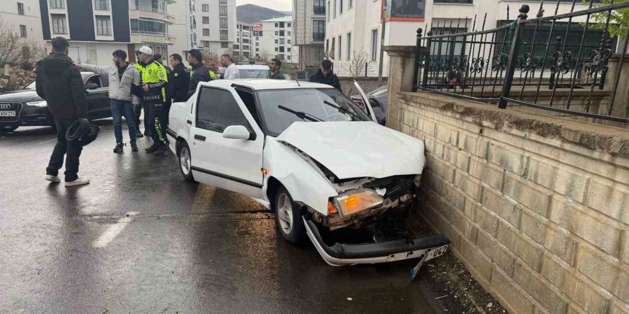 Bingöl’de trafik kazası: 2 yaralı