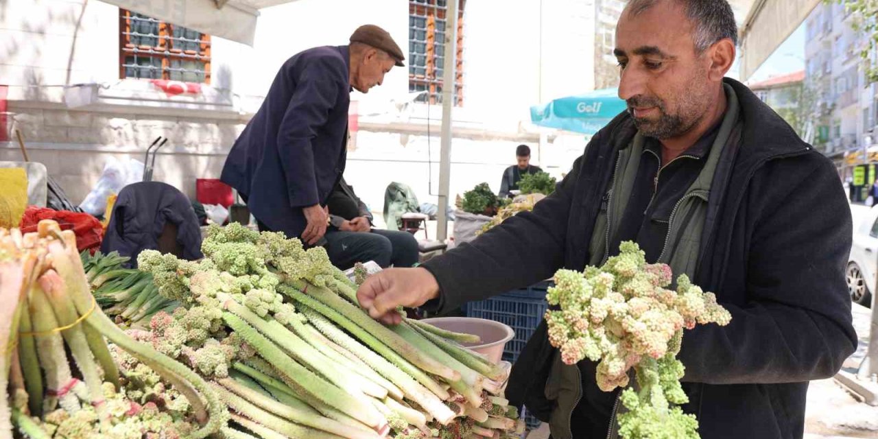 Doğu’nun vitamin deposu muzu ‘ışkın’ tezgahlarda yerini aldı
