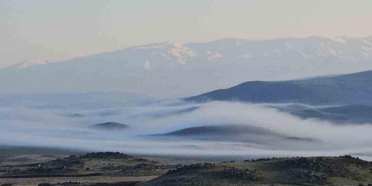 Adilcevaz’da sis güzel görüntüler sundu