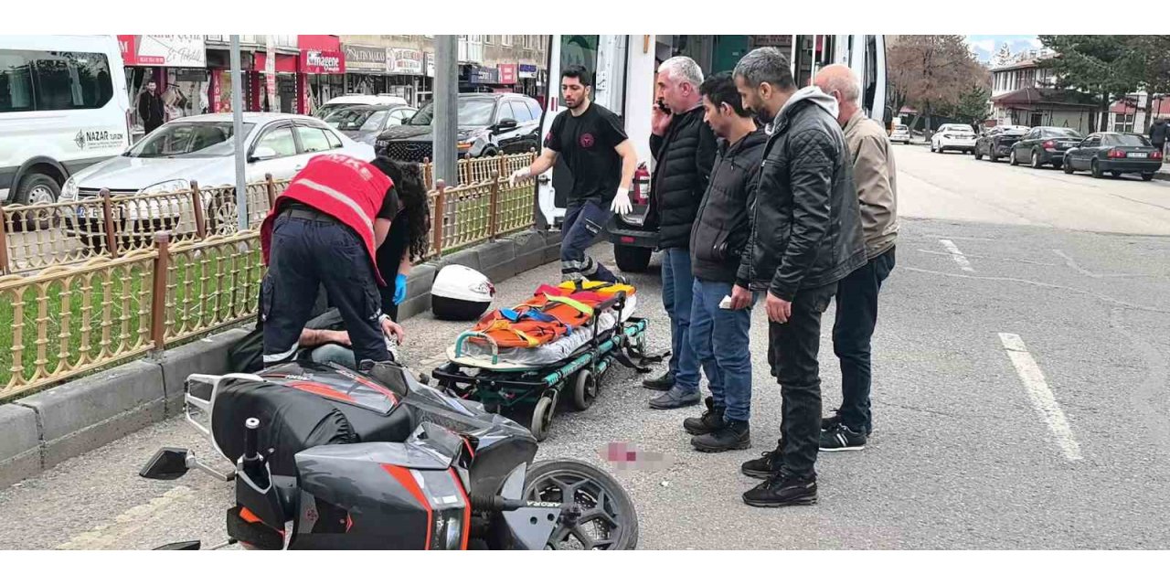 Erzurum’da otomobille çarpışan motosikletin sürücüsü yaralandı