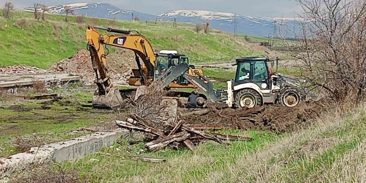 Kars-Gümrü demiryolu hattında çalışmalar başladı