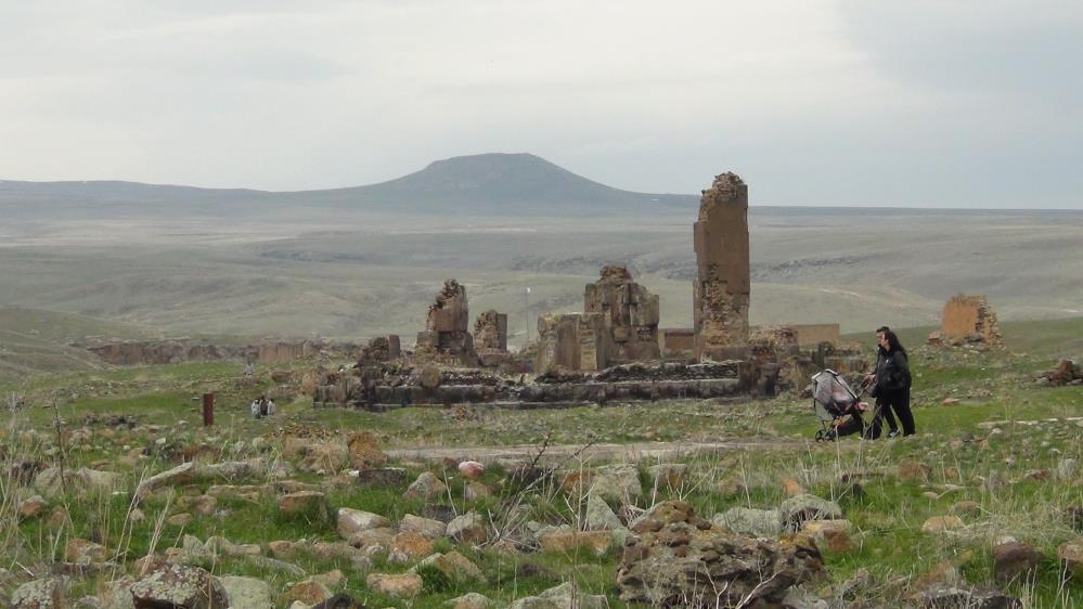 Kars’ta kırk kapılı şehir Ani’ye yoğun ilgi: 4 ayda 50 bin ziyaretçi