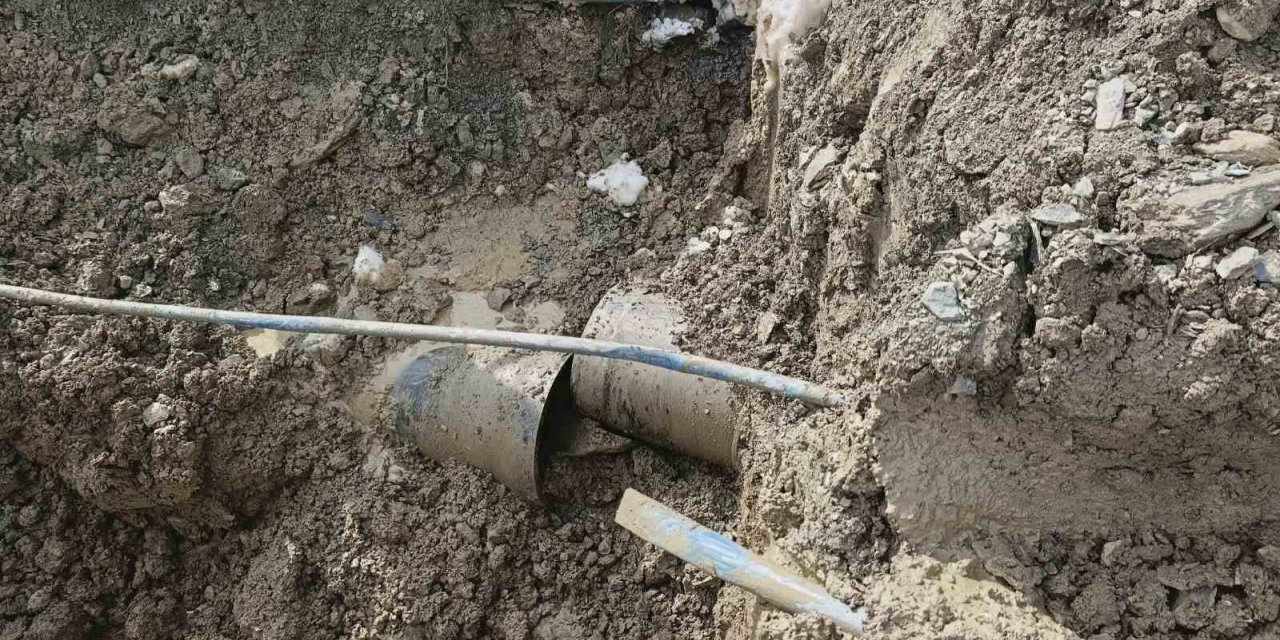 Heyelan içme suyu şebekesini vurdu