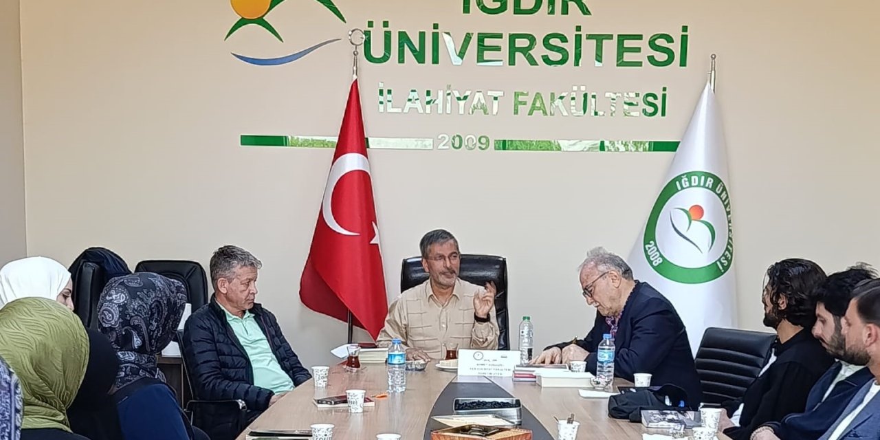 Iğdır Üniversitesi’nce kitap kritiği ve söyleşi programı düzenlendi