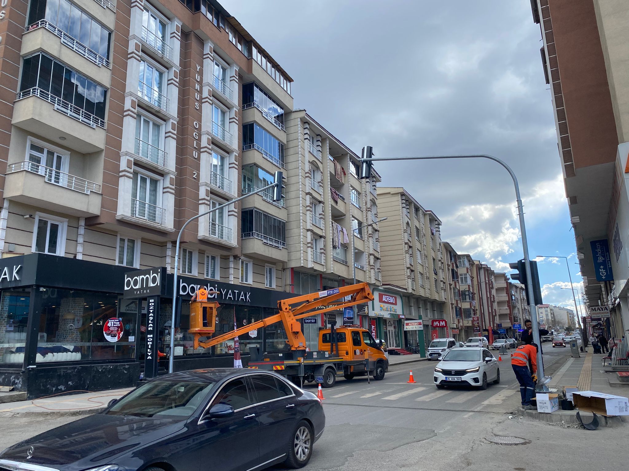 Şehitlik Caddesi’ne trafik ışığı sistemi kuruldu