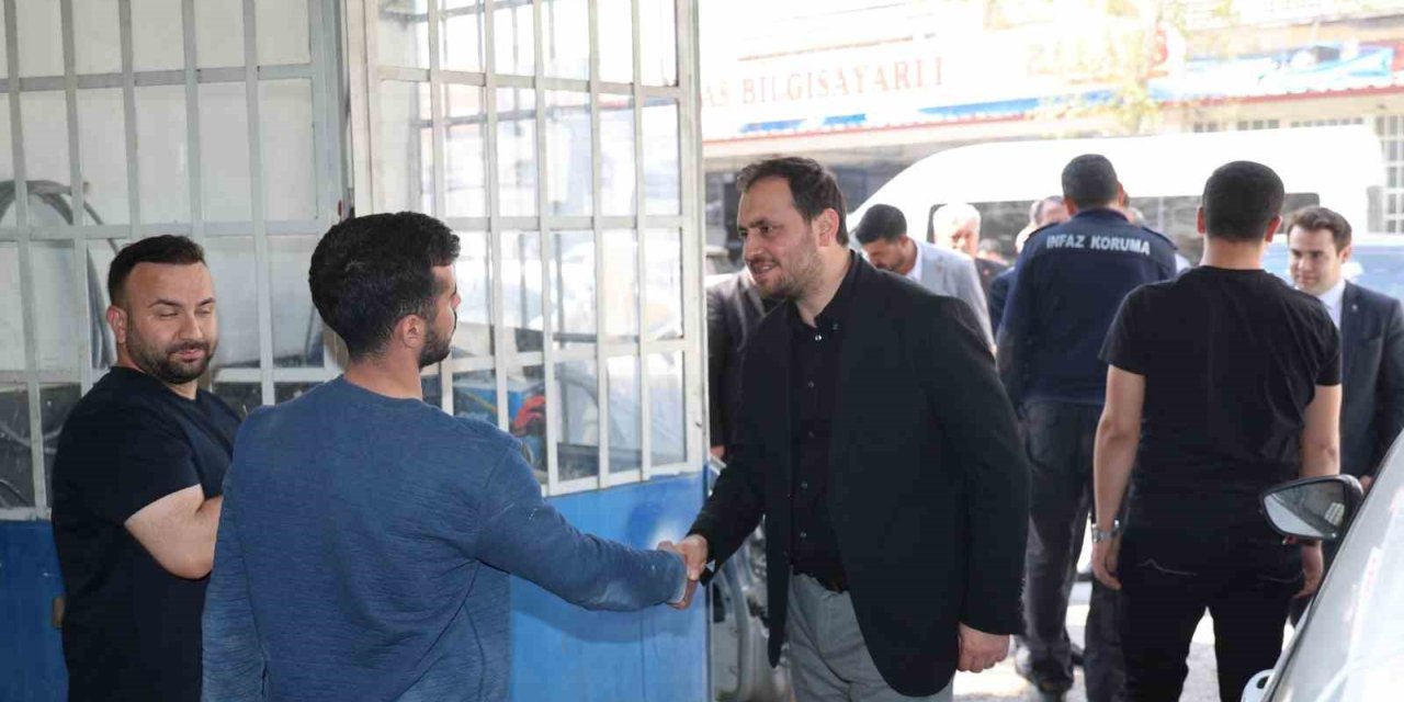 AK Parti  1 Mayıs’ta işçileri unutmadı