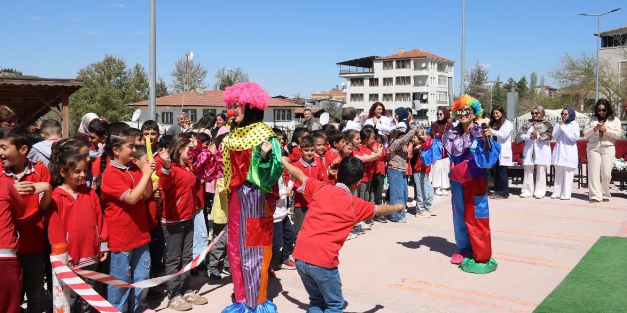 Öğrenciler bilim şenliğinde heyecan dolu bir gün yaşadı
