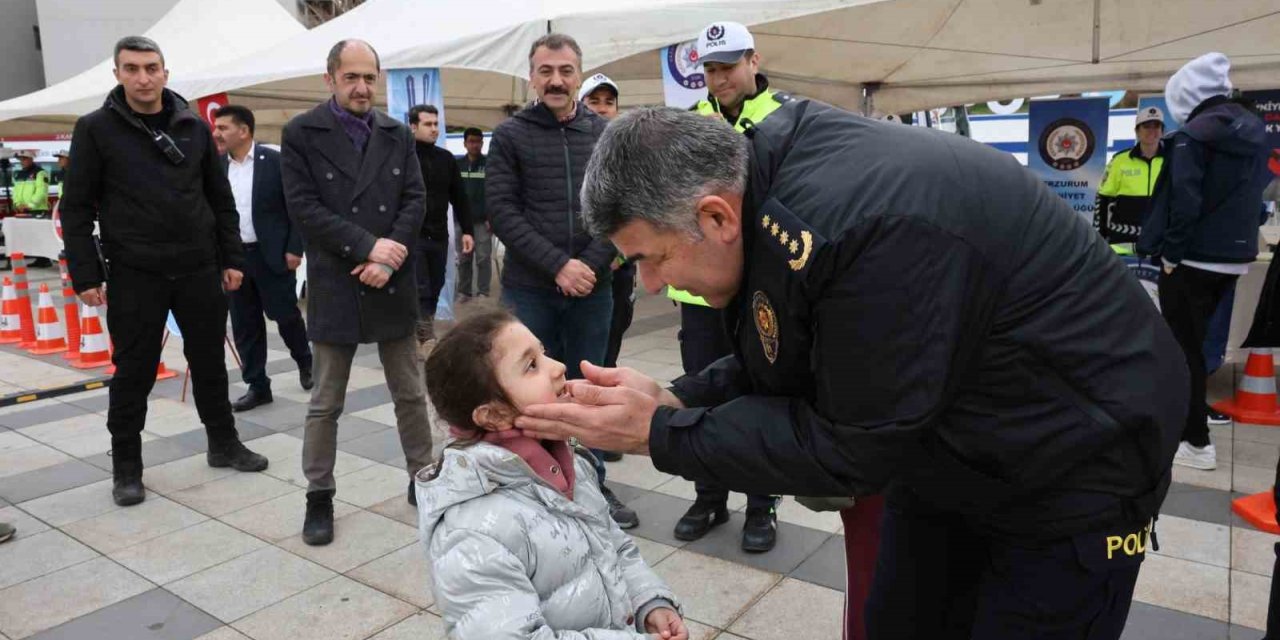 Trafik bilinci için tek yürek: Erzurum Emniyeti Havuzbaşı’ndaydı