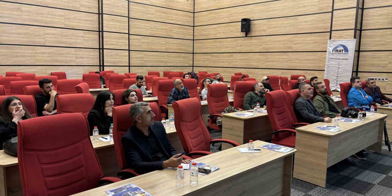 Bingöl’de medya çalışanlarına yapay zeka eğitimi verildi