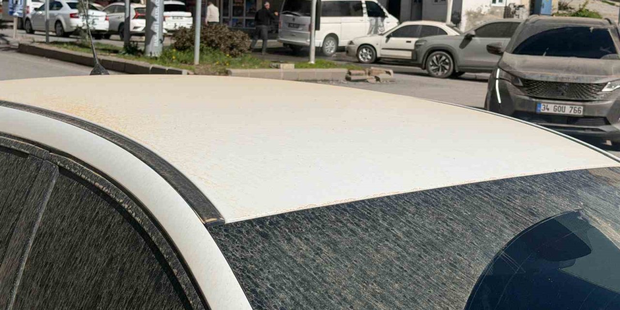 Hakkâri’ye çamur yağdı