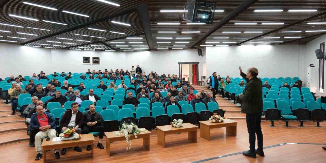 Erzincan Belediyesi personeline güvenli sürüş eğitimi