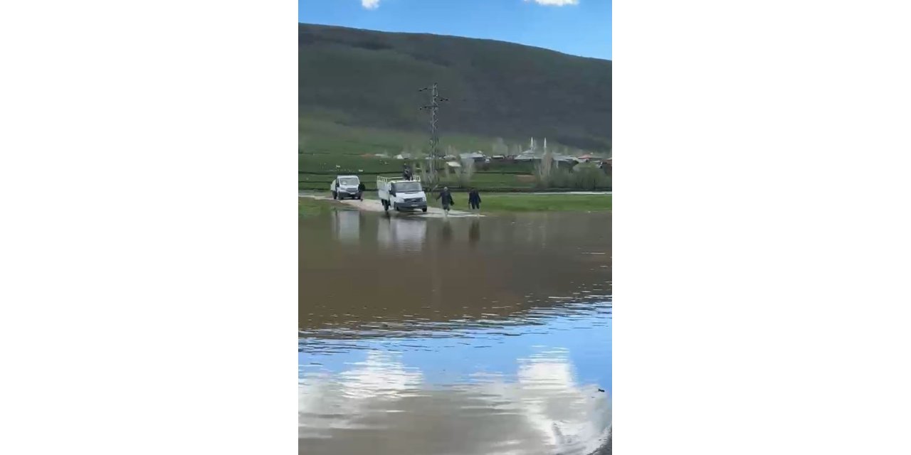 Muş’ta şiddetli yağış sonrası köy sular altında kaldı