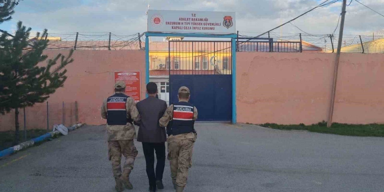 Aranan şahıslar Jandarmadan kaçamadı