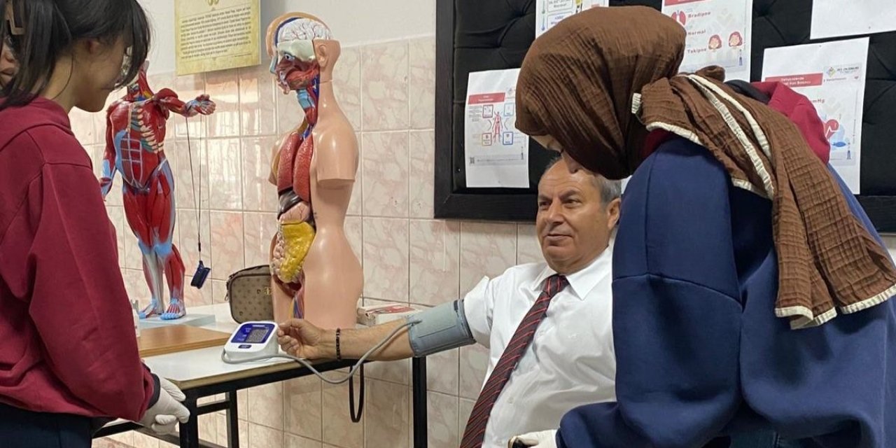 Öğrenciler sahada uygulayarak öğreniyor