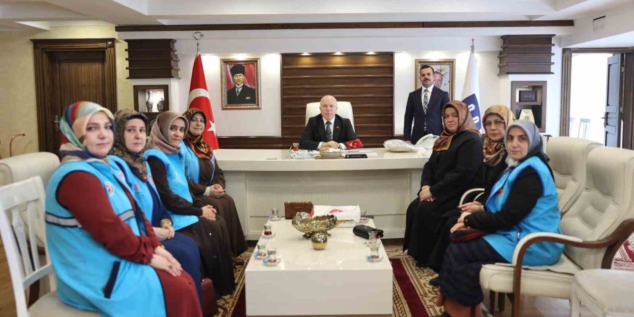 Başkan Sekmen: "Hayırlı hizmetlerin her zaman destekçisiyiz"