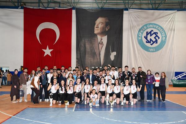 Kafkas Üniversitesi'nde spor şenliği coşkusu