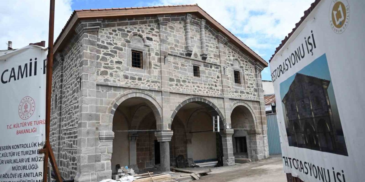 Fetih Camii restore ediliyor