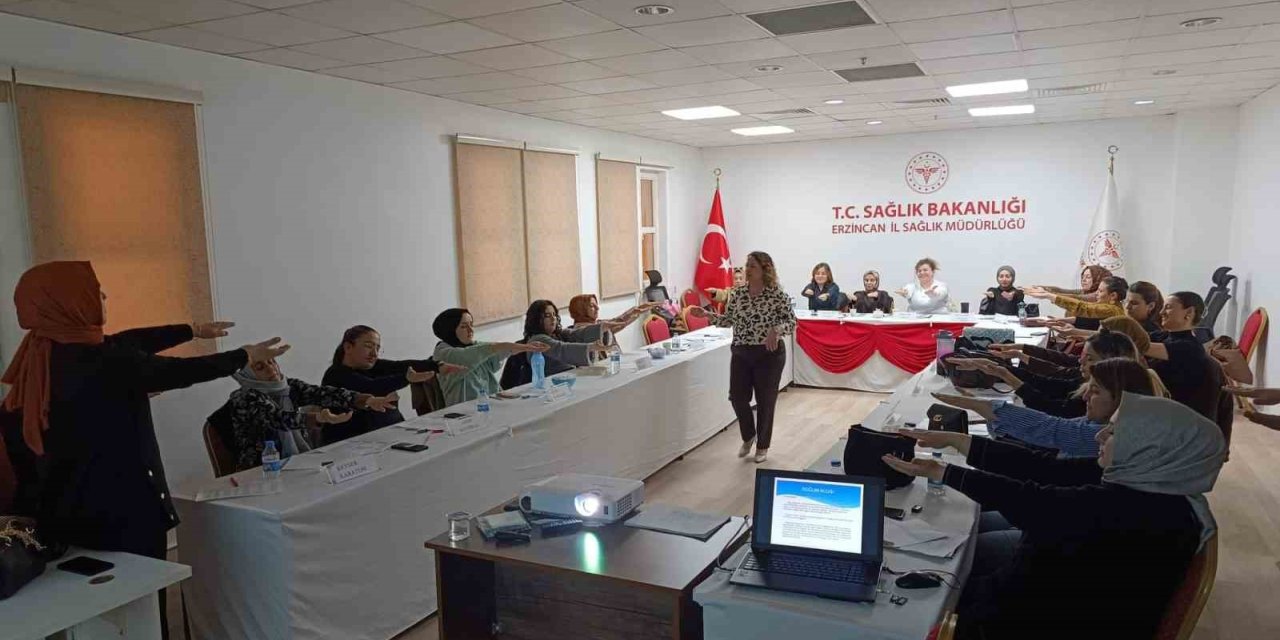 Sağlık çalışanlarına doğum süreci ve yenidoğan bakımı eğitimi