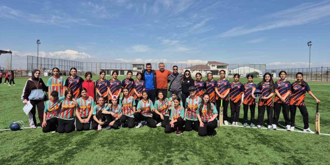 Fevzi Geyik Ortaokulu 8 branşta bölge finallerine yükseldi