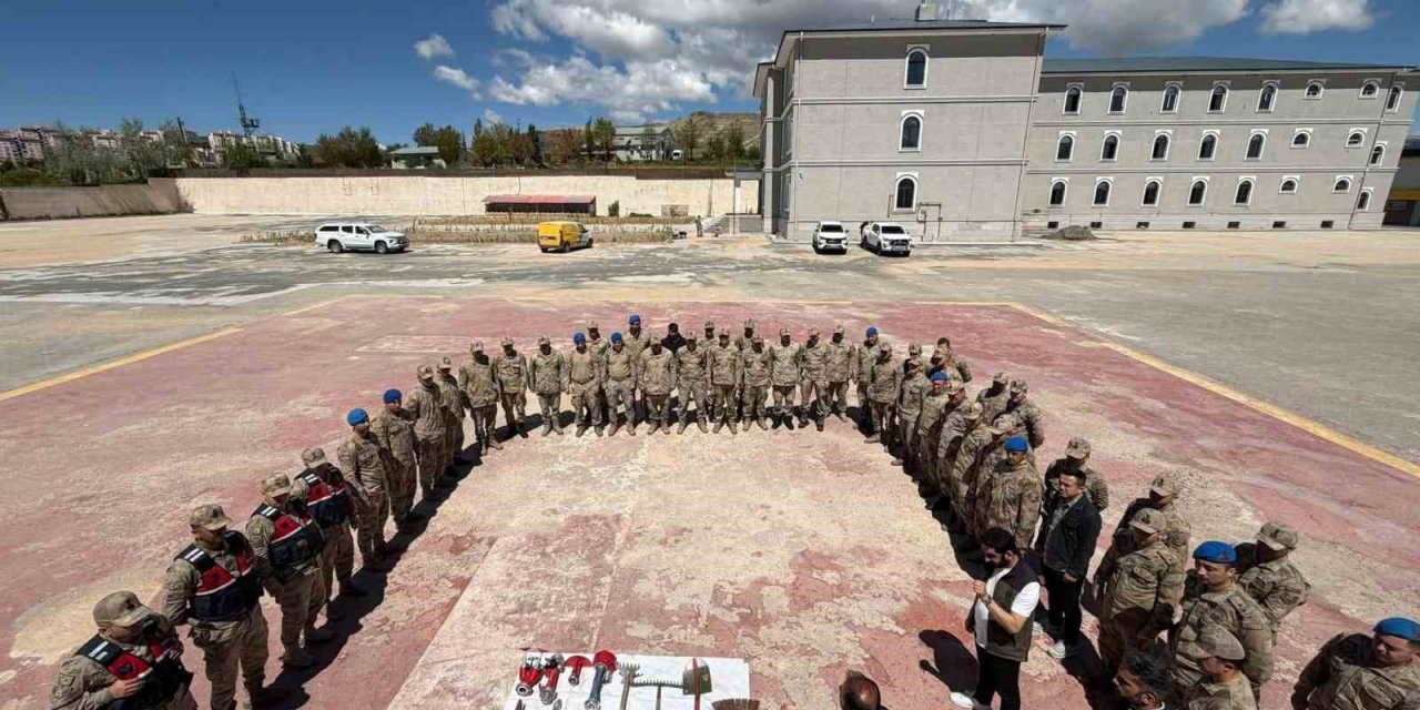 Jandarma personeline yangın eğitimi verildi