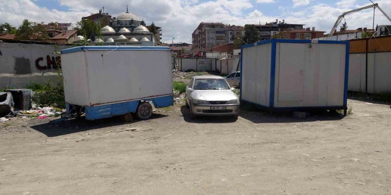 Konteynerden düştü, hastanede hayatını kaybetti