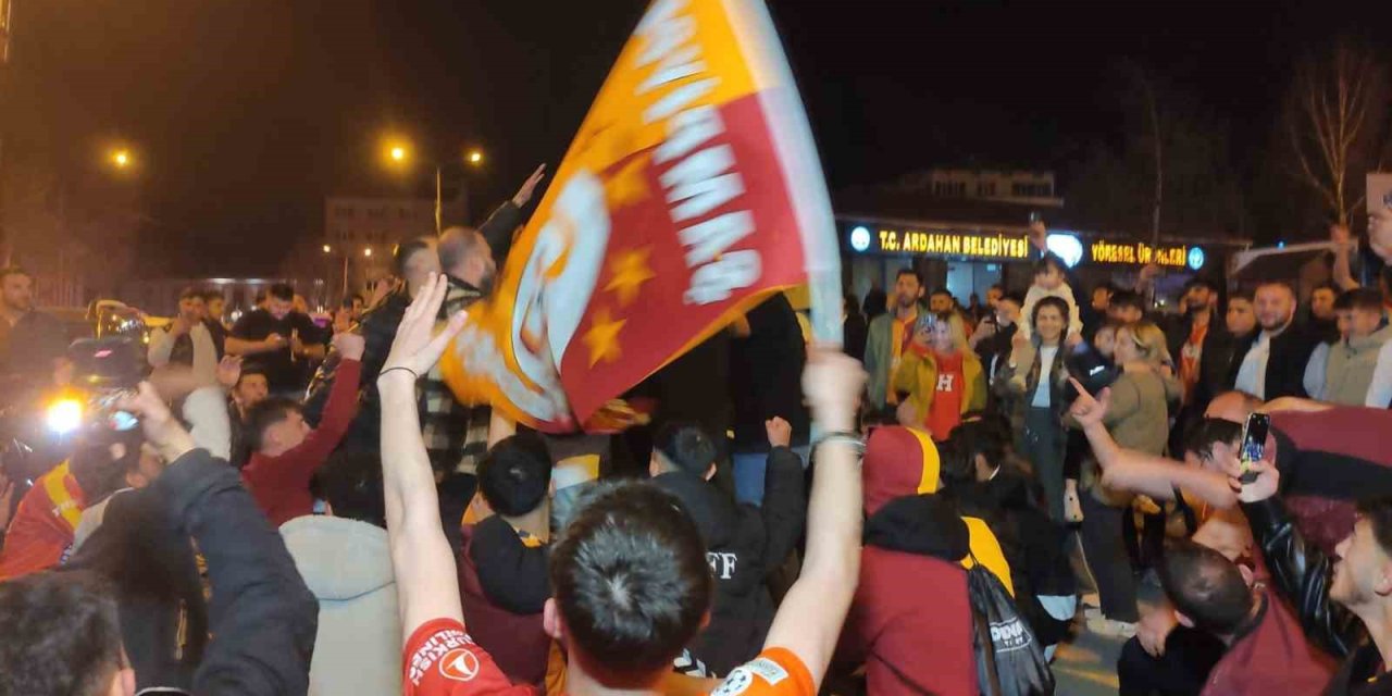 Ardahan’da Galatasaray’ın şampiyonluk sevinci yaşandı