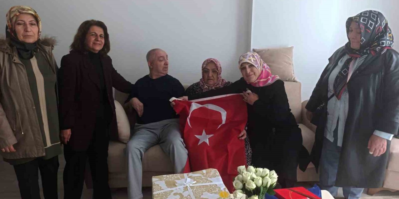 Erzurum’da Anneler Günü’nde duygu dolu vefa ziyareti