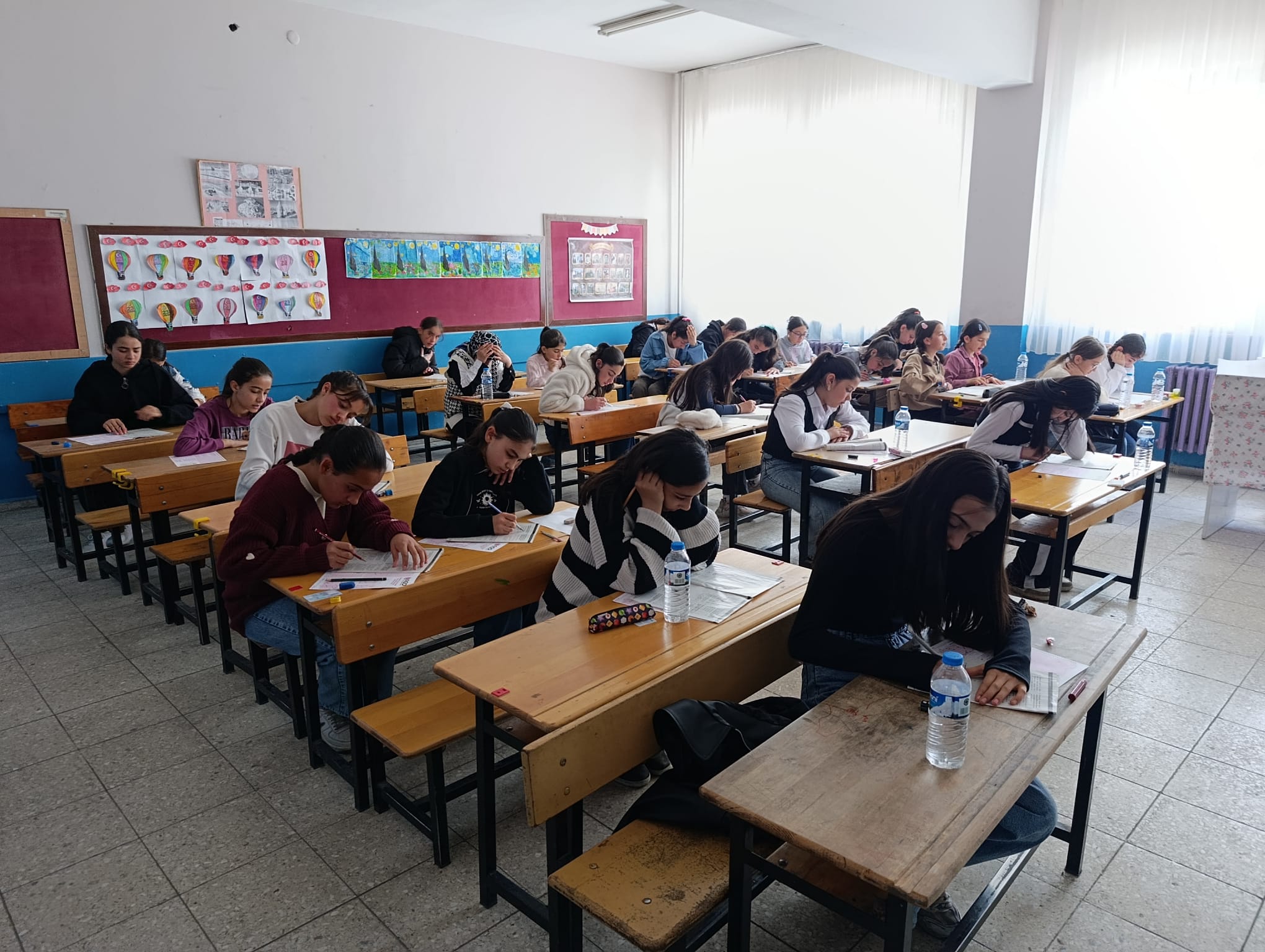 Kars’ta gençler en sevgili’nin izinde yarıştı
