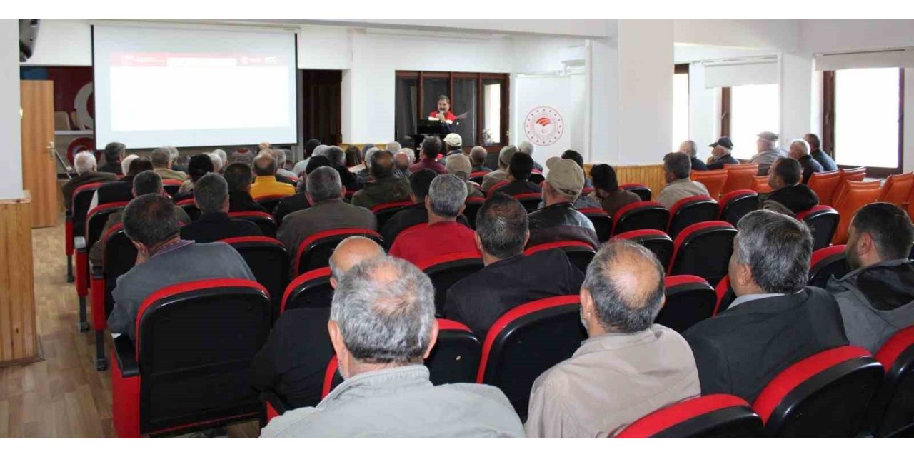 Tercan’da kırsal kalkınma ve bireysel sulama destekleri toplantısı düzenlendi